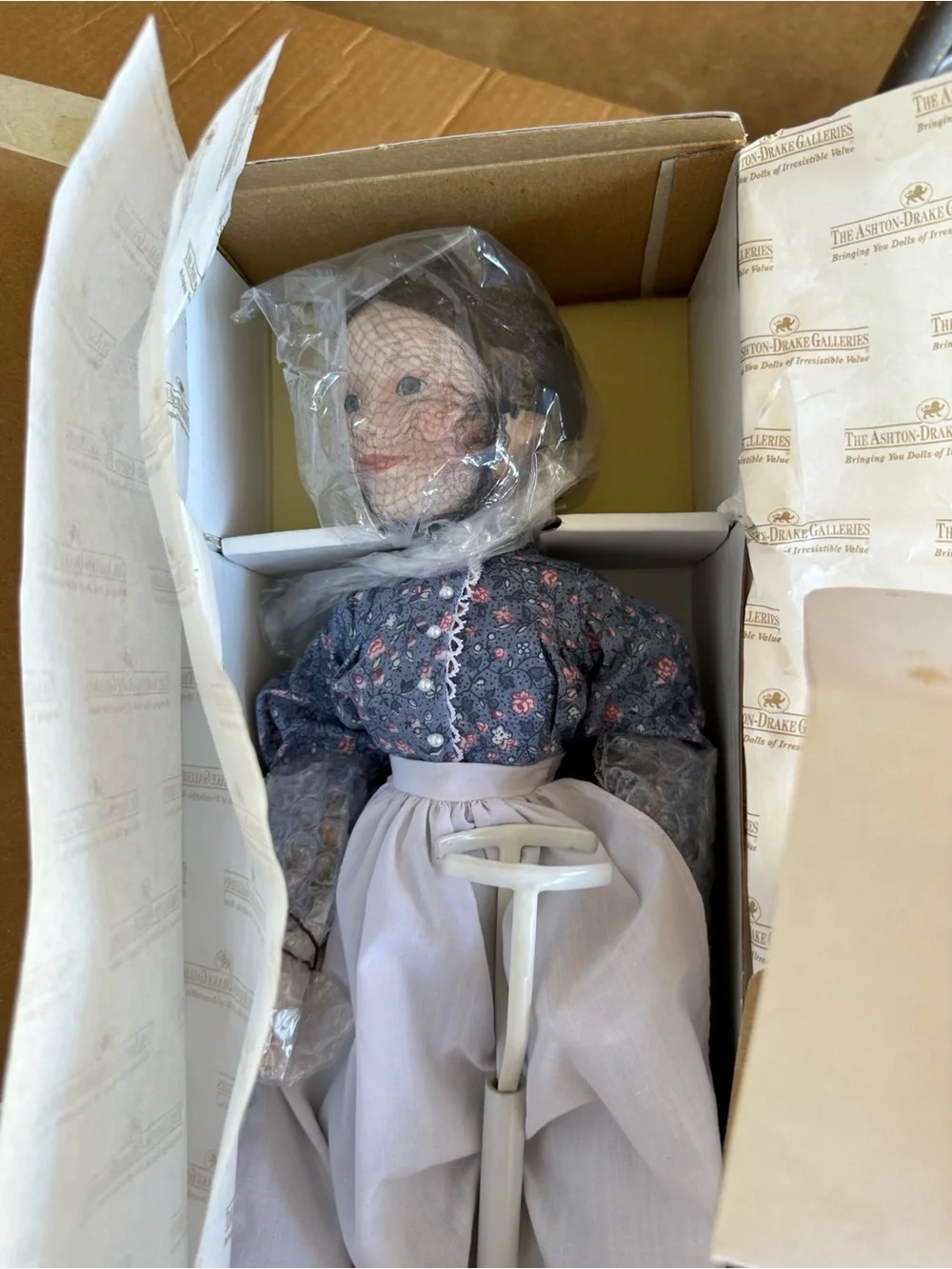 NWT Ashton Drake Set of 7 Little House on the Prairie Porcelain Dolls.